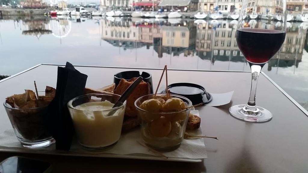 Honfleur Location Apartment ภายนอก รูปภาพ