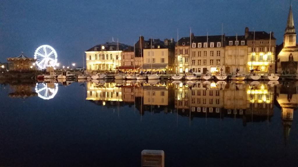 Honfleur Location Apartment ภายนอก รูปภาพ