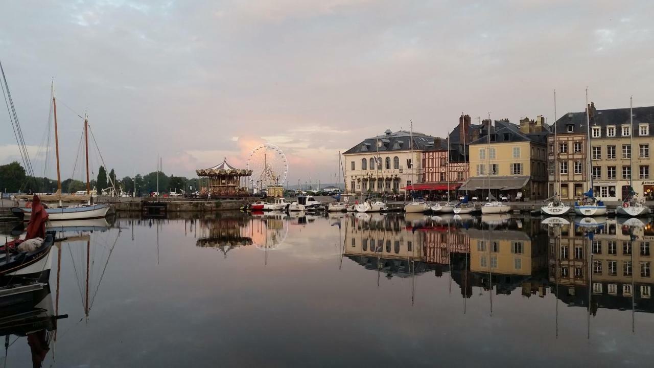 Honfleur Location Apartment ภายนอก รูปภาพ